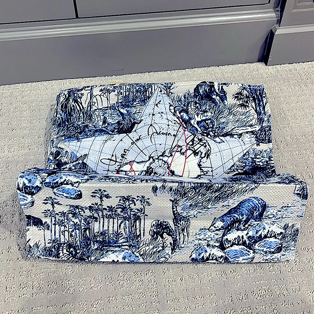 💙🤍 NWOT Christian Dior Limited Edition tote - Picture 6 of 8